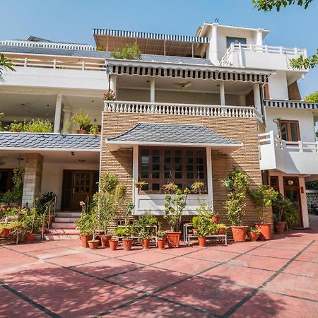 Giri Homestay By Vista Rooms Jaipur Exterior foto