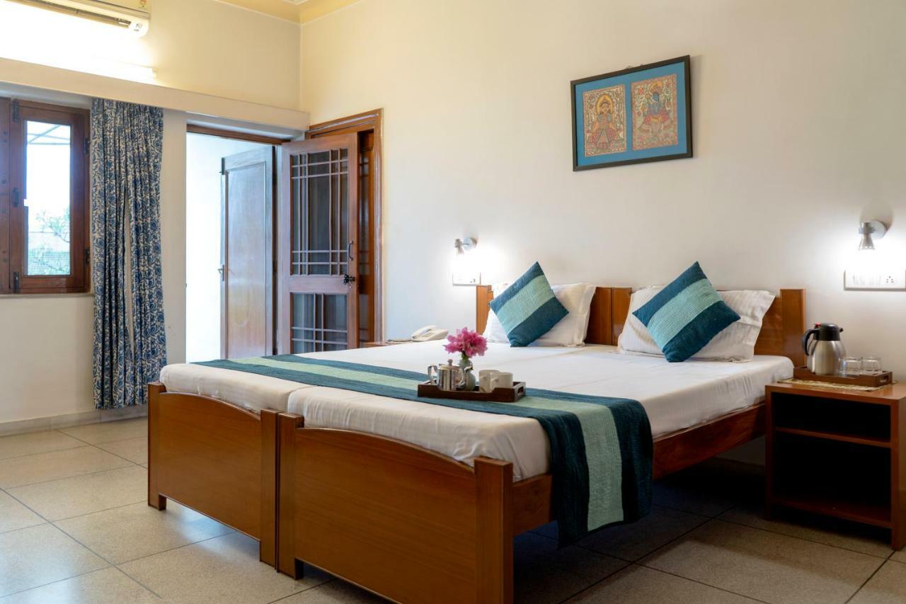 Giri Homestay By Vista Rooms Jaipur Exterior foto