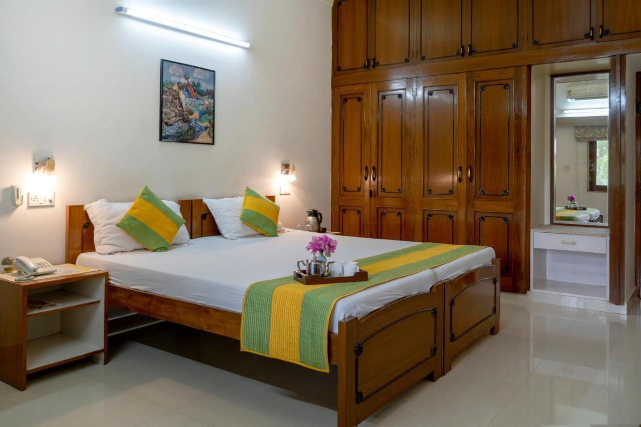 Giri Homestay By Vista Rooms Jaipur Exterior foto