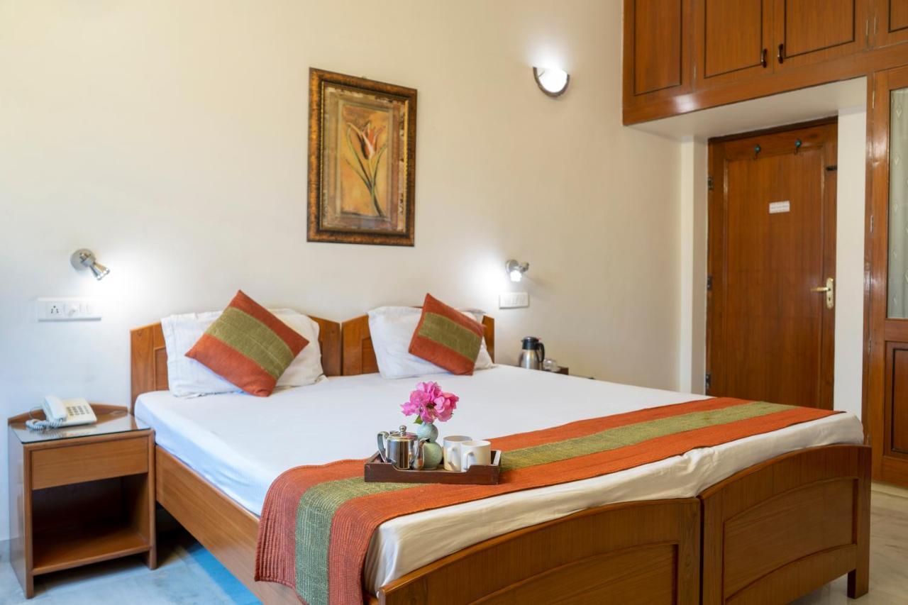 Giri Homestay By Vista Rooms Jaipur Exterior foto